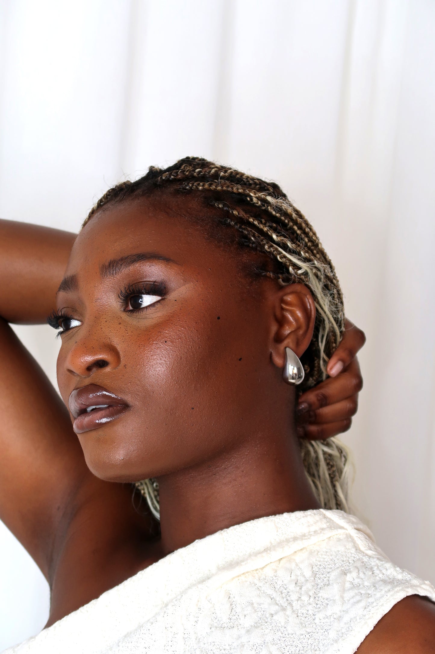 Elari Droplet Stud Earrings